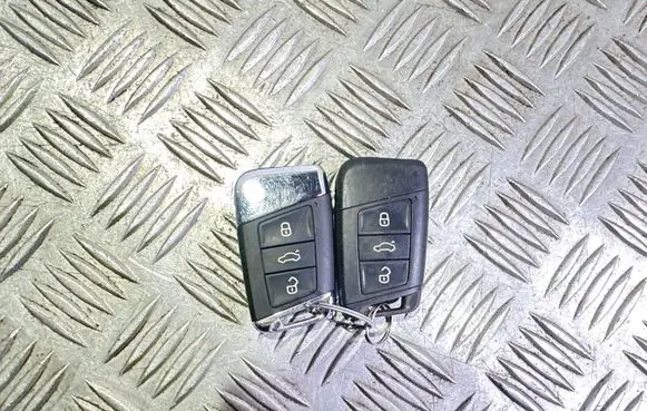 Volkswagen PASSAT B8 Ignition key/card 