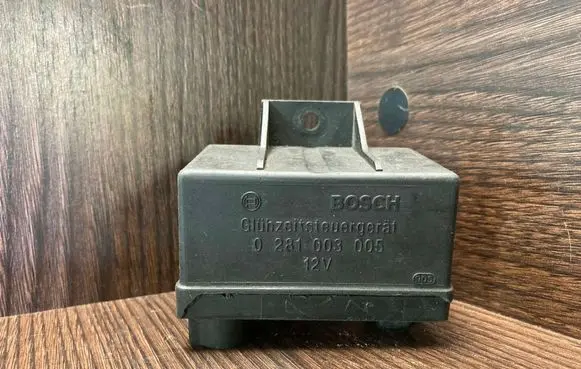 Peugeot Partner Glow plug pre-heat relay 0281003005