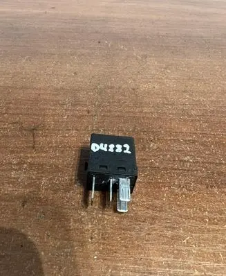 Mercedes-Benz SL R129 Other relay 0025421119 D4882
