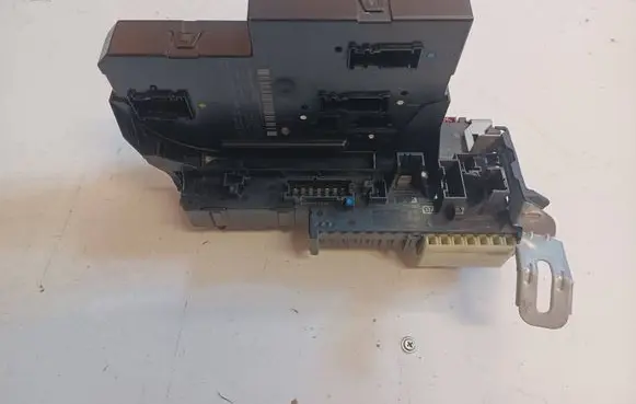 Mercedes-Benz E W212 SAM control unit A2129000004