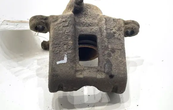 Toyota Land Cruiser (FJ75) Rear brake caliper 