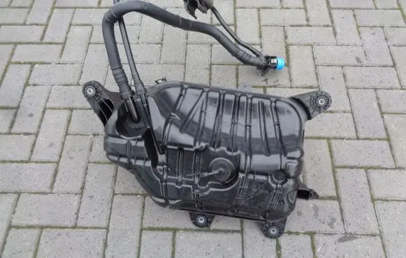 Jeep Wrangler AdBlue liquid reservoir 