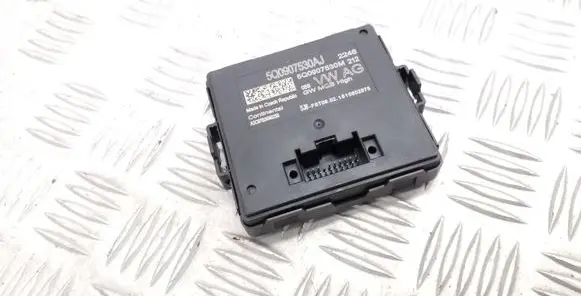 Volkswagen PASSAT B8 Gateway control module 5Q0907530AJ 5Q0907530M