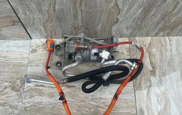 Volvo C40 Air conditioning (A/C) compressor (pump) 32275988 1000020459