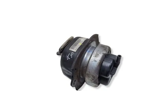 BMW X6 E71 Engine mount bracket 6795417