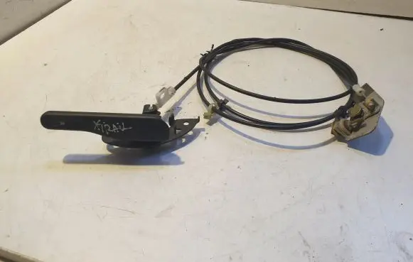 Nissan X-Trail T30 Fuel cap flap release cable 