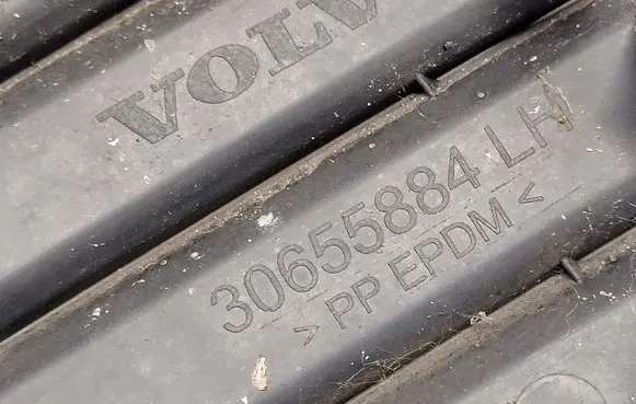 Volvo V50 Front bumper lower grill 30655884