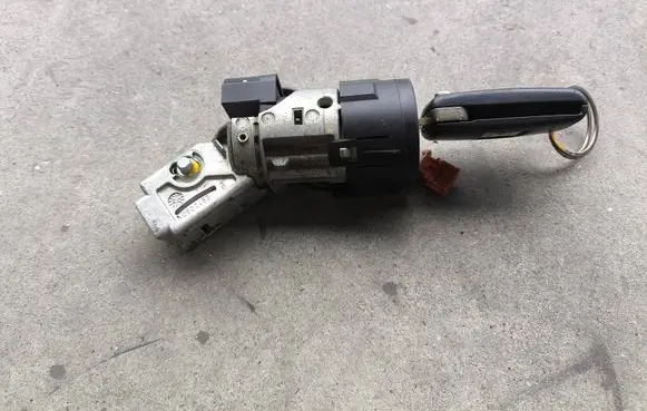 Peugeot 407 Ignition lock 9649445180