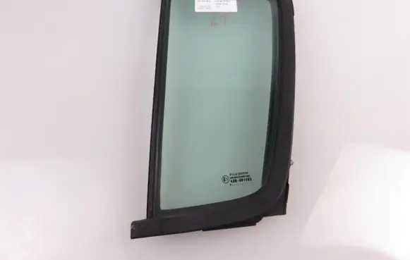 Suzuki Swift I Rear side window