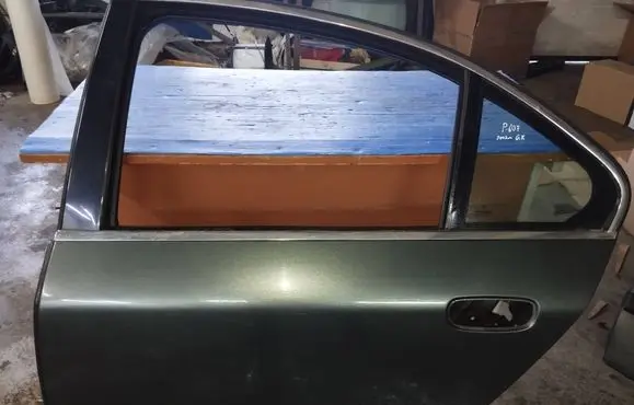 Peugeot 607 Rear door 