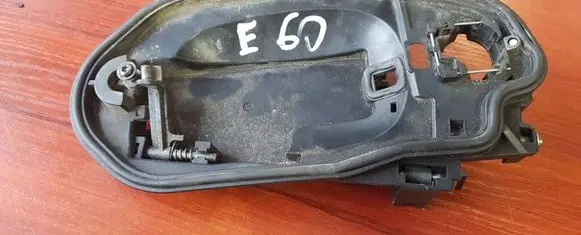 BMW 5 E60 E61 Front door exterior handle/bracket 7034452