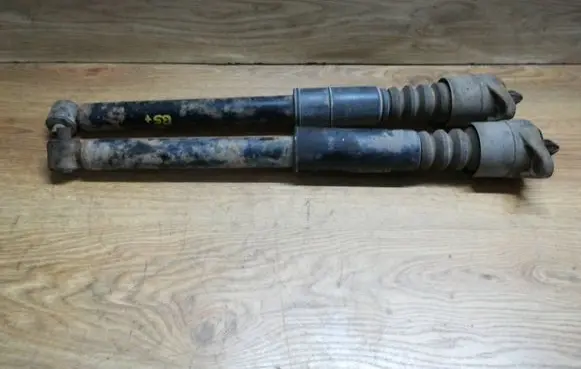 Volkswagen PASSAT B5.5 Rear shock absorber/damper