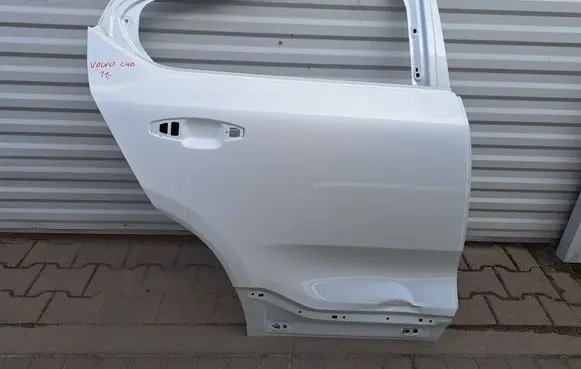 Volvo C40 Rear door 