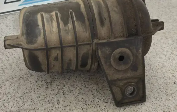 BMW 3 E46 Vacuum air tank 11652247620