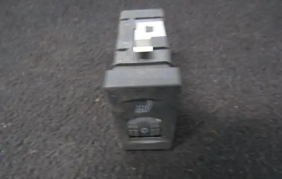 Volkswagen PASSAT B5 Seat heating switch 3b0963564c