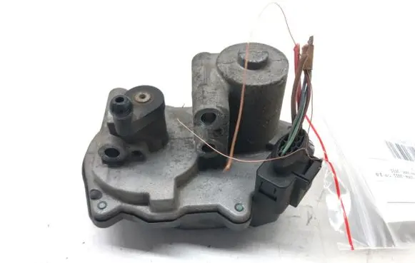 Audi A6 Allroad C6 Intake manifold valve actuator/motor 06F133482B