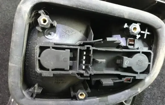 Renault Laguna I Tail light bulb cover holder