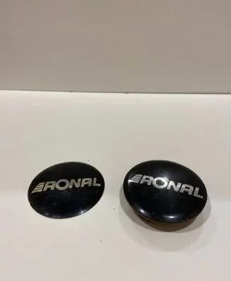 Mercedes-Benz E W124 Non-original wheel cap 0030201