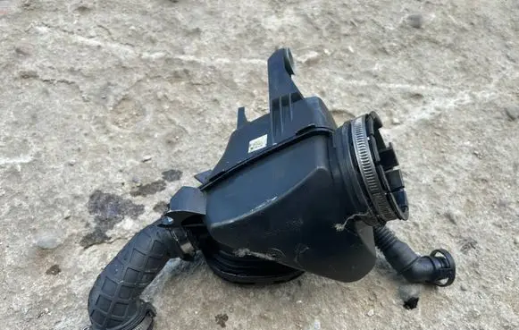 Mercedes-Benz E W213 Air intake duct part A6540901242