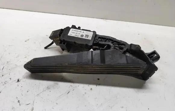 Volkswagen PASSAT B6 Accelerator throttle pedal 1K1721503L 6PV00860000 1053905
