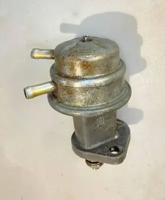 Mercedes-Benz COMPAKT W115 Mechanical fuel pump 0020911101