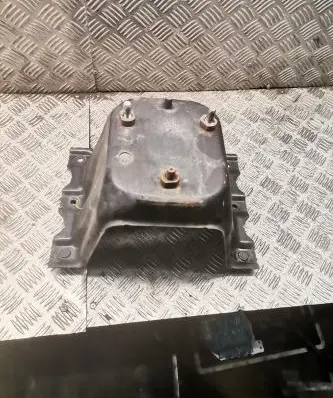 Mitsubishi Pajero Spare wheel mounting bracket 