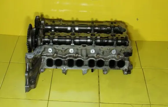 Opel Insignia B Engine head 55596882 23SP55 GLOWICA