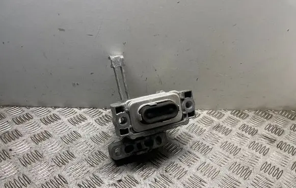 Volkswagen Golf VII Engine mount bracket 5Q0199262DD