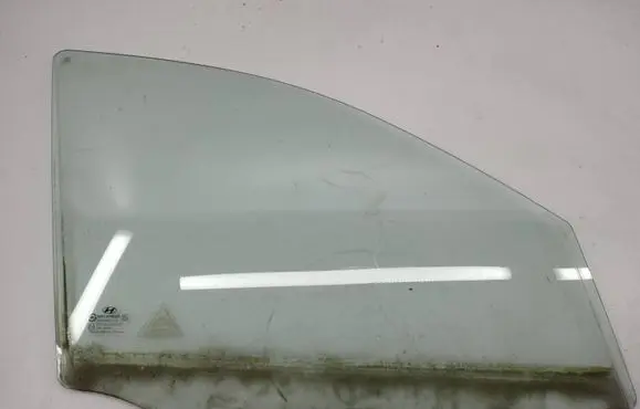 Hyundai Santa Fe Front door window glass four-door 43R000382