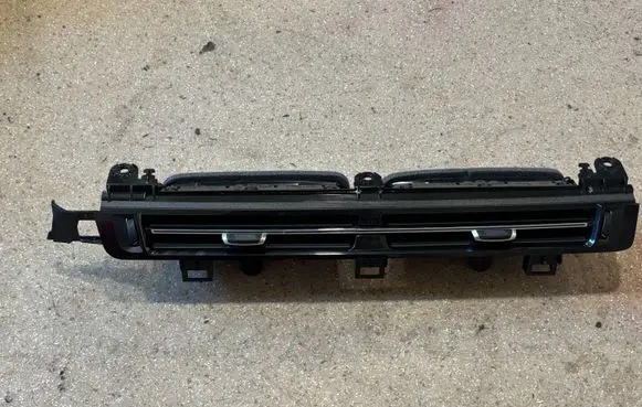 BMW X2 U10 Dash center air vent grill 9483383