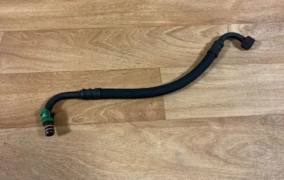 Volvo V70 Gearbox oil cooler pipe/hose 8649520
