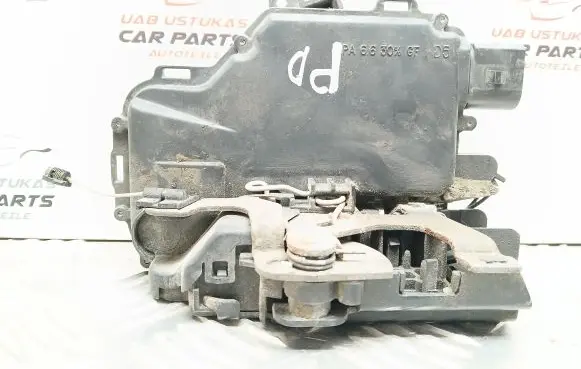 Skoda Octavia Mk1 (1U) Front door lock 601001020421P