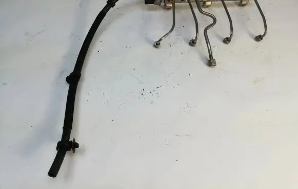 BMW 3 E90 E91 Fuel main line pipe 7562474