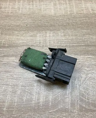 Volkswagen Golf III Heater blower motor/fan resistor 1H0959263 3131090055