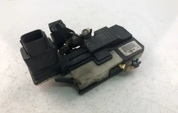 Volvo S80 Coupe door lock (next to the handle) 8650559