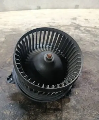 Ford Courier Heater fan/blower AV1119846AB DZL7D 0130115579