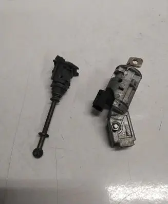 Peugeot 407 Ignition lock N0502043g