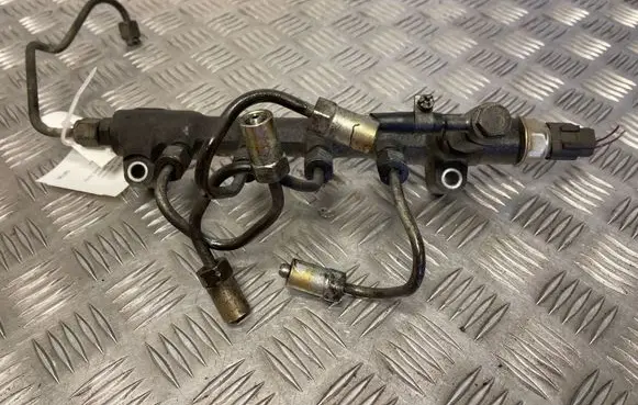 Opel Astra H Fuel main line pipe