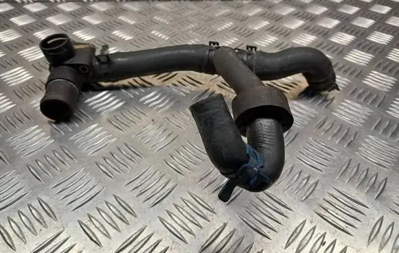 Audi A4 S4 B5 8D Engine coolant pipe/hose 028121132 252516