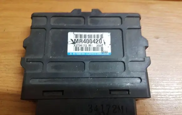 Mitsubishi Pajero ABS control unit/module MR400420 X2T34172M1