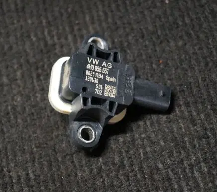 Audi A6 S6 C7 4G Airbag deployment crash/impact sensor 4H0955557