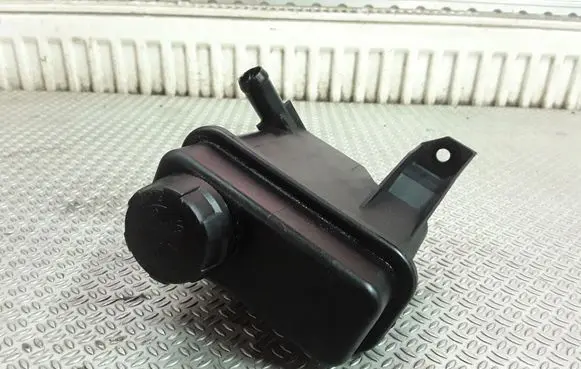 Mitsubishi Space Star Power steering fluid tank/reservoir