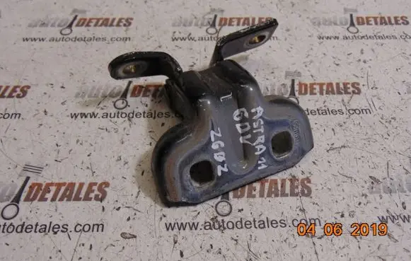 Opel Astra J Rear door upper hinge