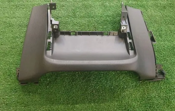 Hyundai i30 Dashboard lower bottom trim panel 84760G4000