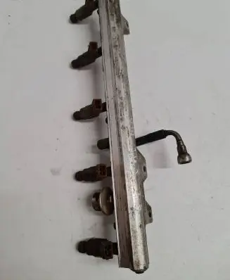 Volvo V70 Fuel main line pipe 9202710