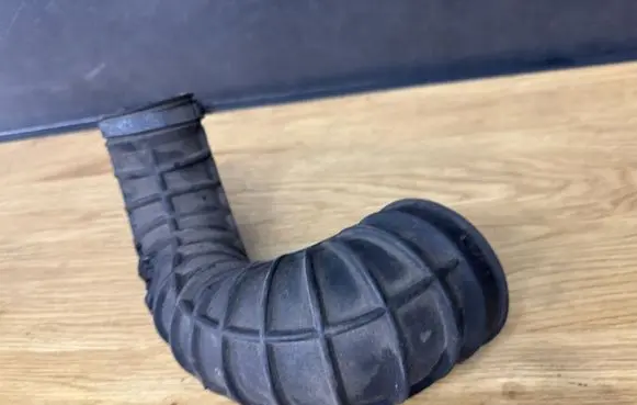 Volvo XC90 Air intake hose/pipe 08634143