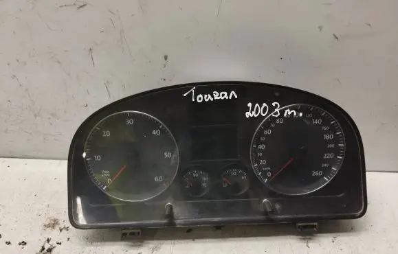 Volkswagen Touran I Speedometer (instrument cluster)