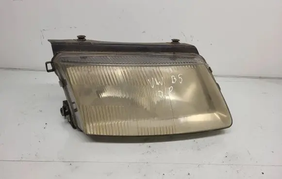 Volkswagen PASSAT B5 Headlight/headlamp 14742600