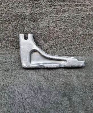 Audi A8 S8 D3 4E Fuel pump bracket 057130407L