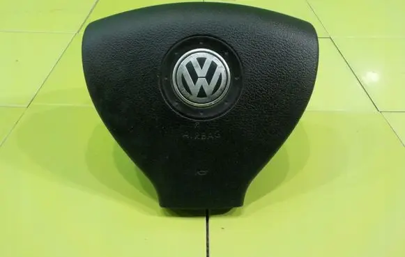 Volkswagen Scirocco Steering wheel airbag 1K0880201BT